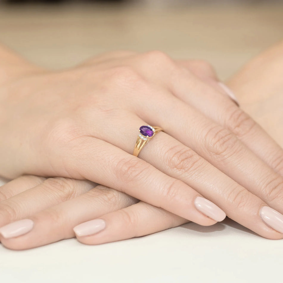 zlatý-prsteň-s-0-40ct-ametystom-a-0-052ct-diamantmi-w0005-amv-01