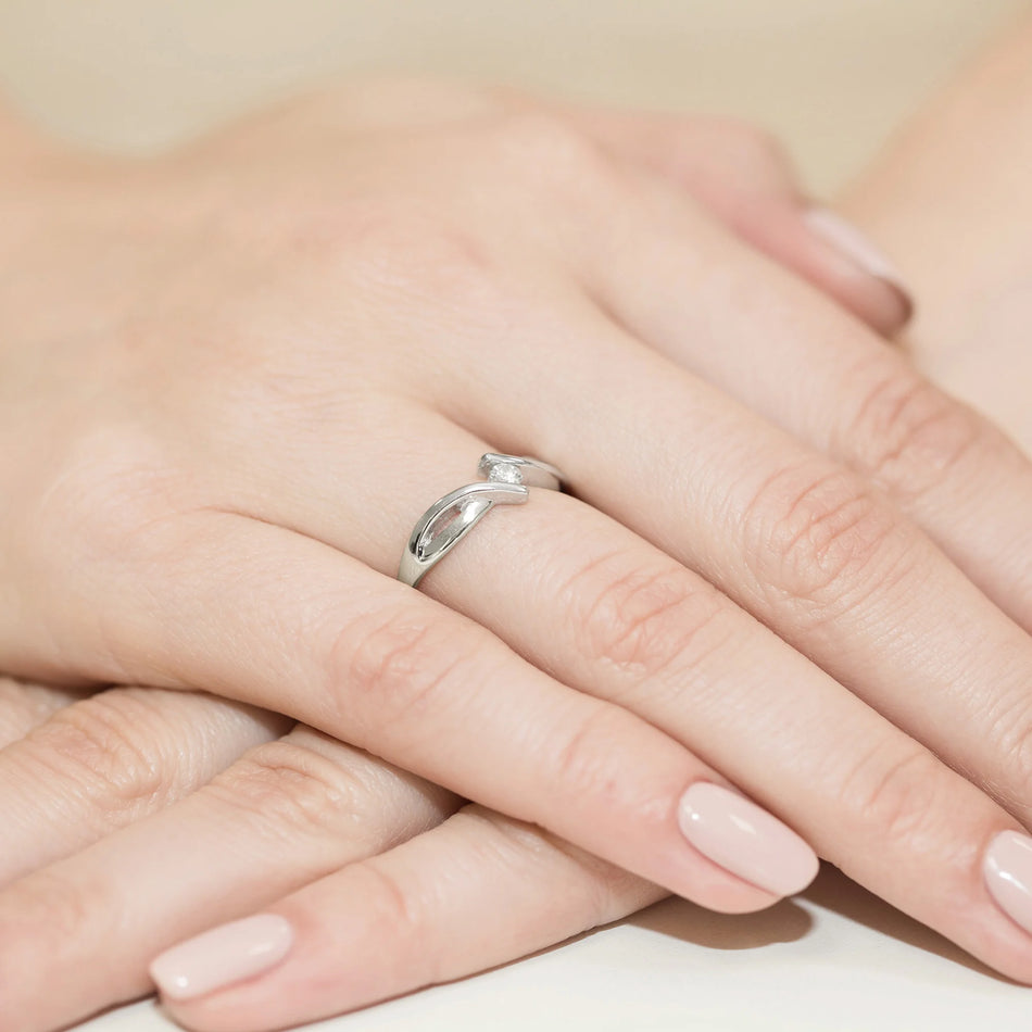 14k (585) White Gold Ring | 0.08ct Diamond | GREMARI Jewelry
