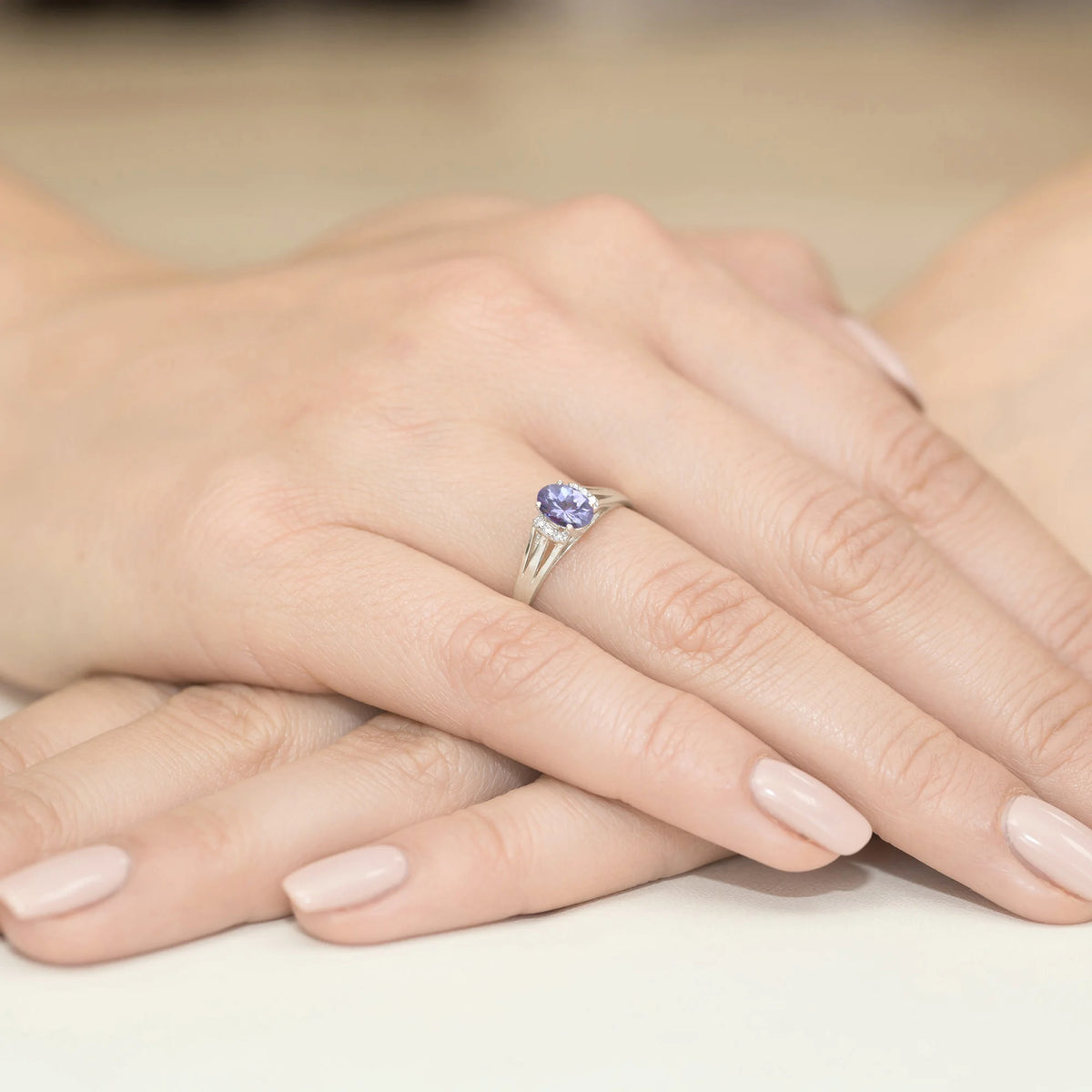 14k (585) White Gold Ring | 0.40ct Tansanit and 0.052ct Diamonds | GREMARI Jewelry