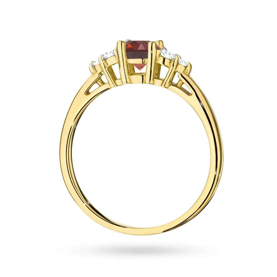 Gold 14k(585) ring with 0,60ct garnet with 6 diamonds. Perfect for a gift.