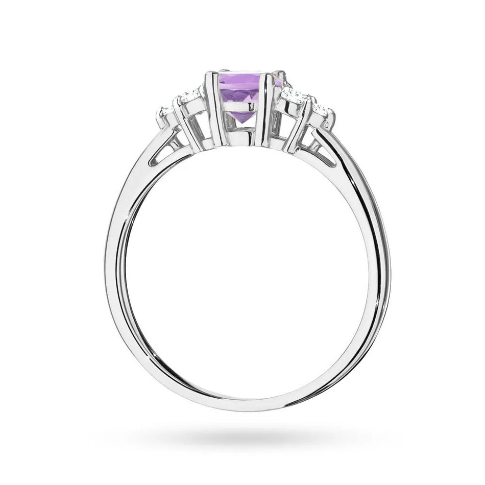Prsteň z bieleho zlata 14k(585) s ametystom 0,50 ct a 6 diamantmi. Perfektný ako darček.