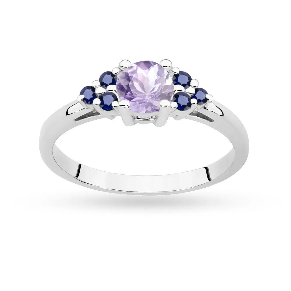 Prsteň z bieleho zlata 14k(585) s ametystom 0,50 ct a 6 zafírmi. Perfektný ako darček.