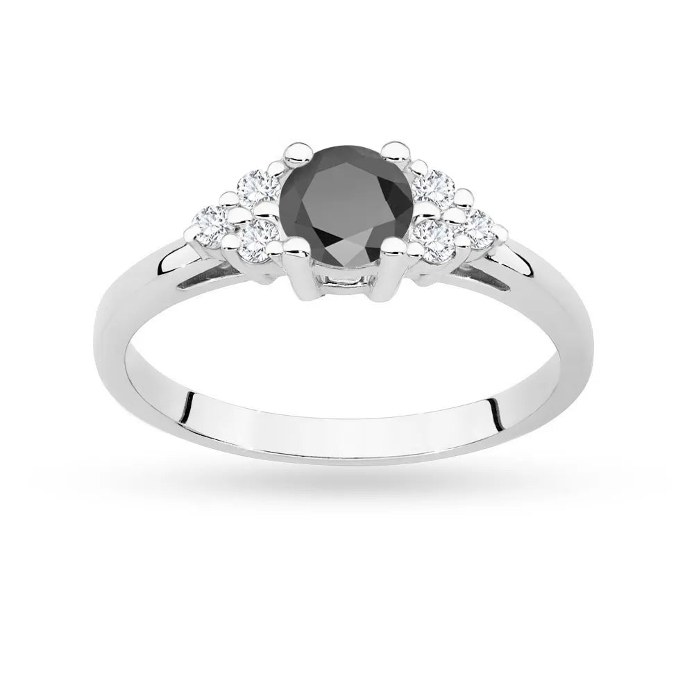 Prsteň z bieleho zlata 14k(585) s čiernym diamantom 0,50 ct a 6 diamantmi. Perfektný ako darček.