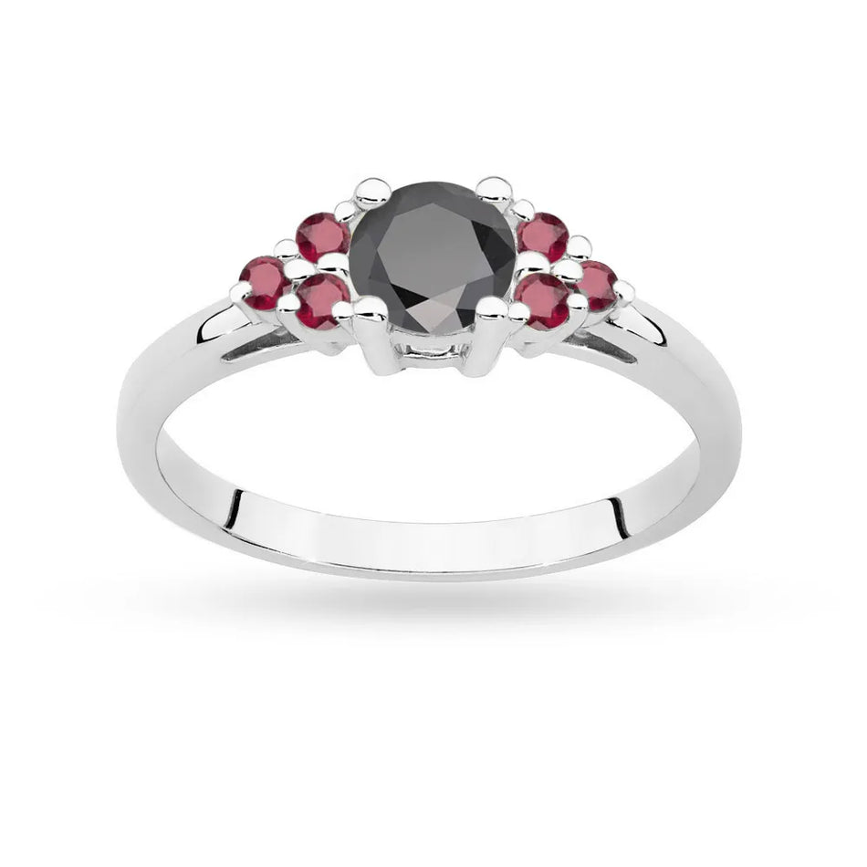 Prsteň z bieleho zlata 14k(585) s čiernym diamantom 0,50 ct a 6 rubínmi. Perfektný ako darček.