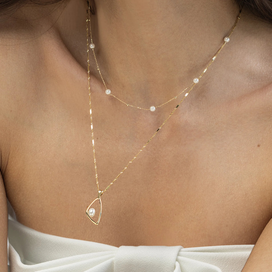 Gold 14k(585) necklace with pearl in vintage style. Order a gift for mother, girlfriend or fiancee.