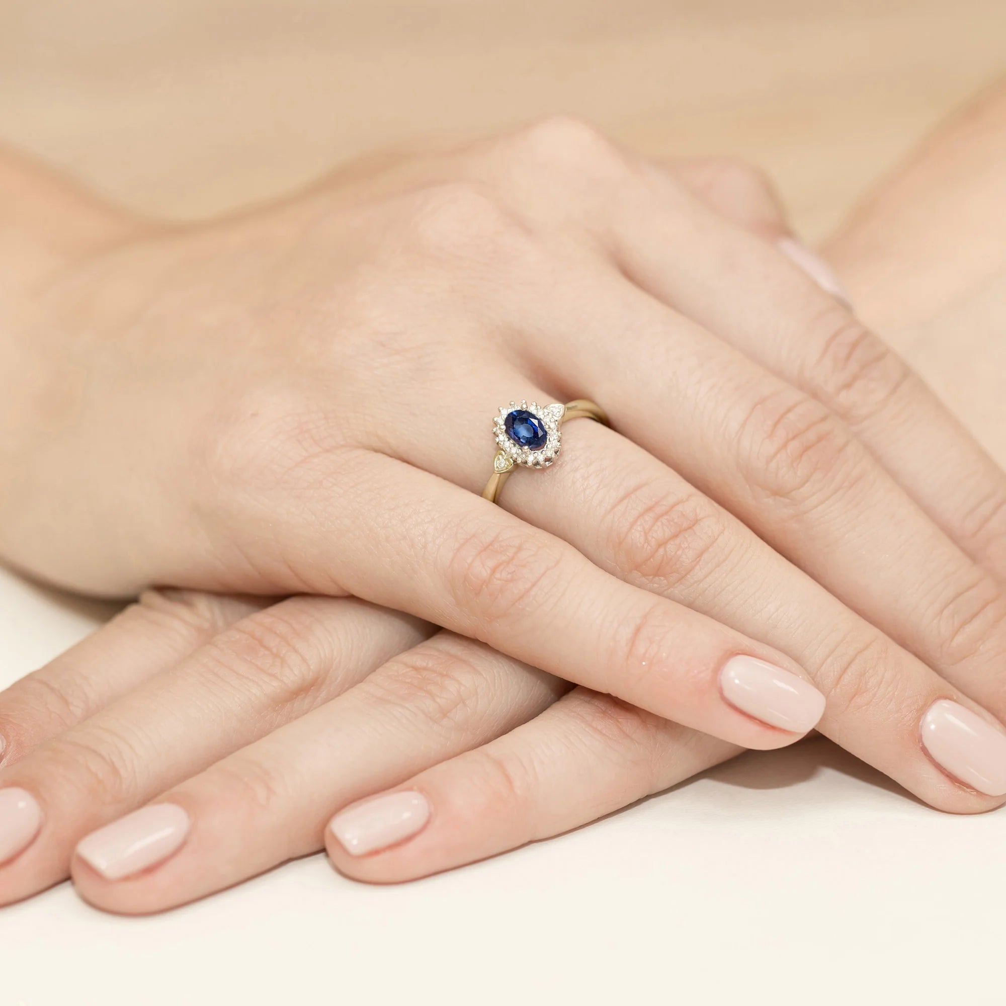 14K (585) Gold Ring | 0.70ct Sapphire and 0.10ct Diamonds| GREMARI Jewelry