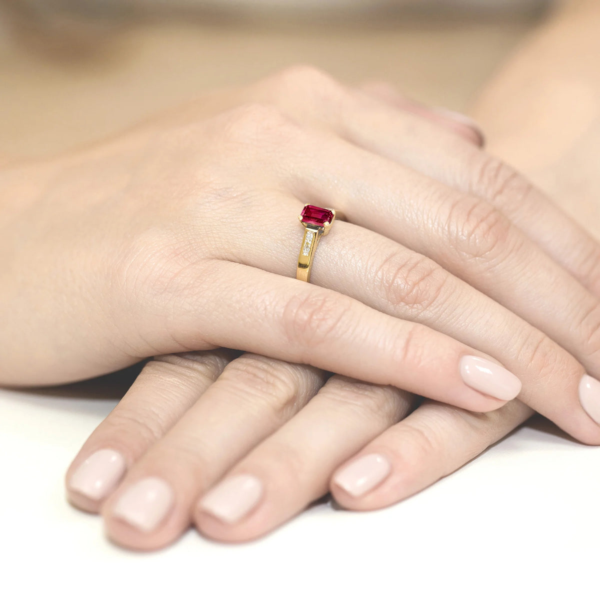 14k (585) Gold Rings | 0.80ct Ruby and 0.04ct Diamonds | GREMARI Jewelry

