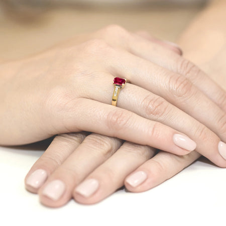14k (585) Gold Rings | 0.80ct Ruby and 0.04ct Diamonds | GREMARI Jewelry
