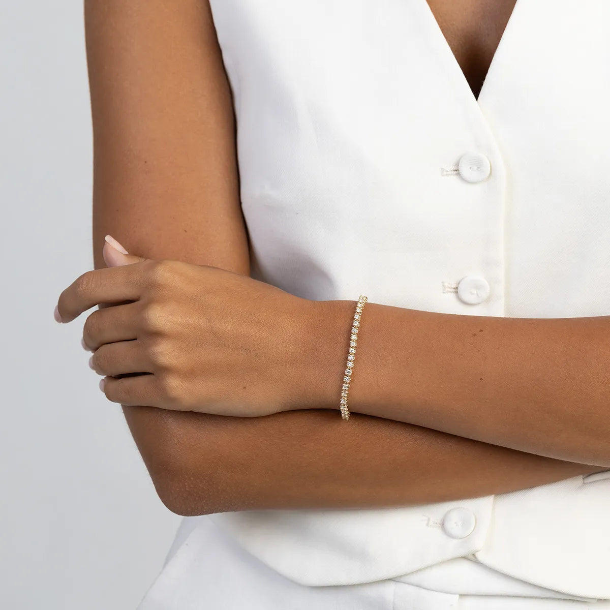 This 14k (585) gold tennis bracelet set with 54 lab-grown diamonds of total mass 2.16ct, embodies timeless beauty. Is the perfect choice for a meaningful gift.