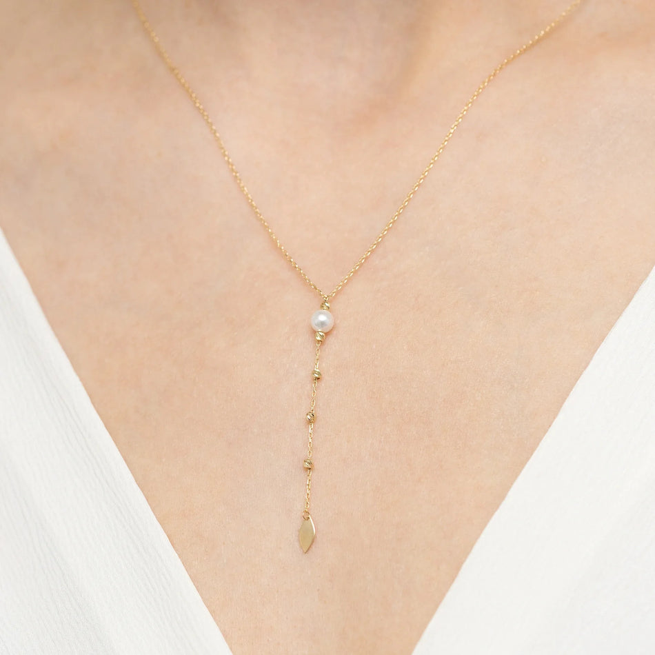 Gold 14k(585) wide necklace with pearl beads in vintage style. Order a gift for mother, girlfriend or fiancee.
