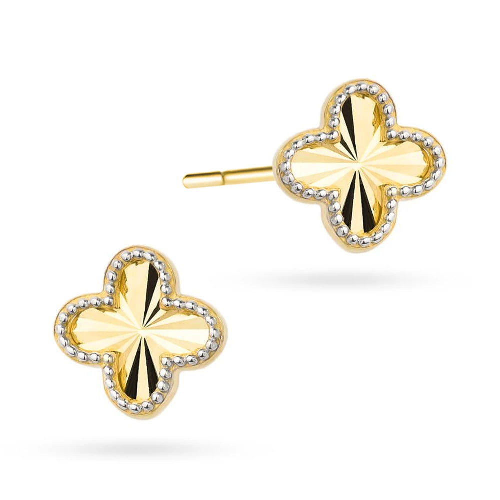 14-carat gold earrings are excellent choice as a gift. Gremari gold earrings are packaged in an elegant box.