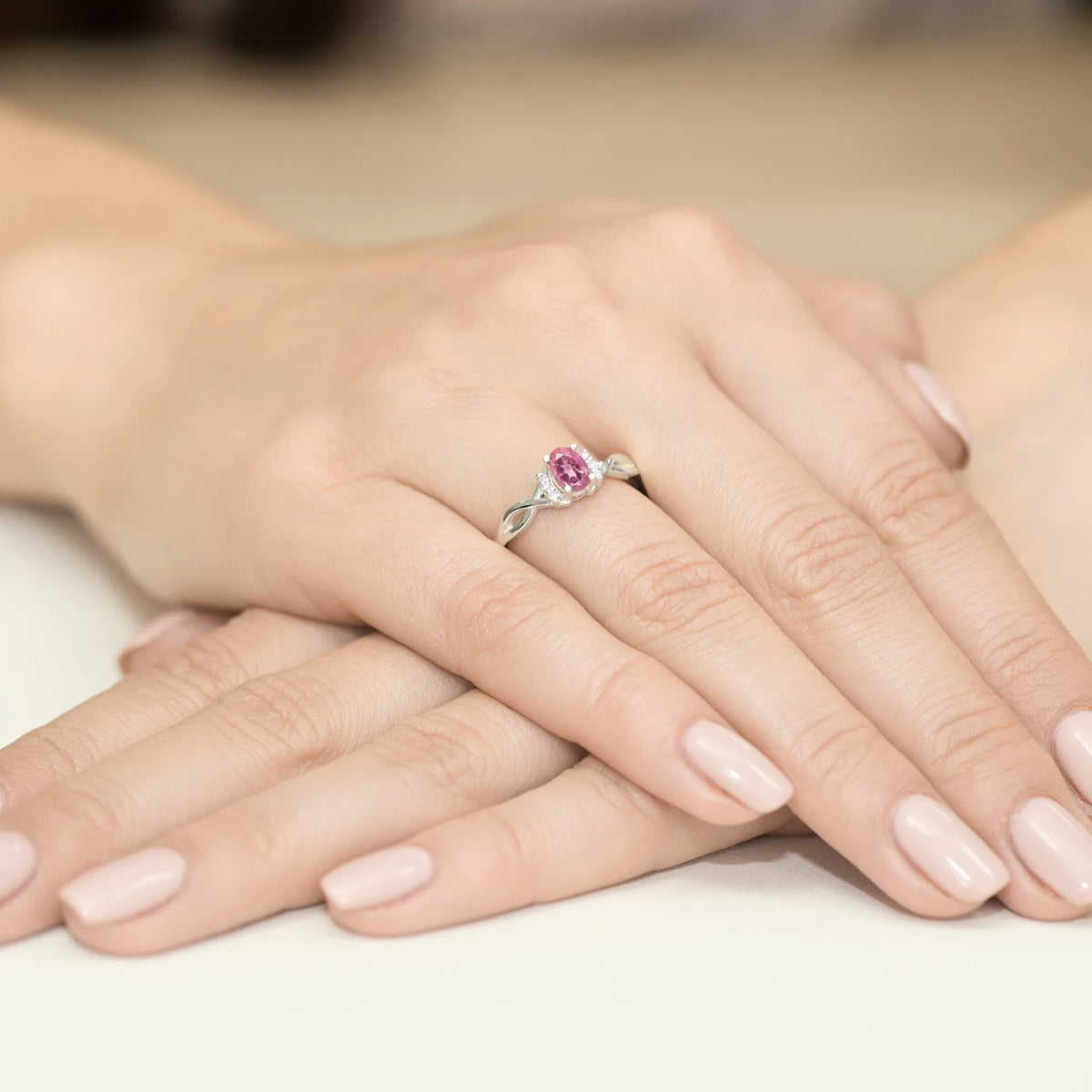 14k (585) White Gold Ring | 0.45ct Pink Sapphire and 0.052ct Diamonds | GREMARI Jewelry
