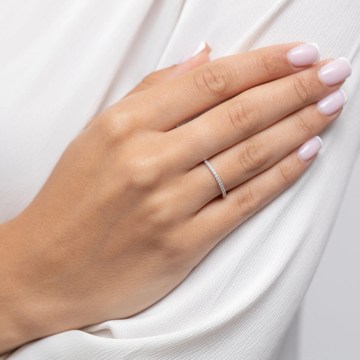 jemný zlatý prsteň so zirkónom ap085 585 b