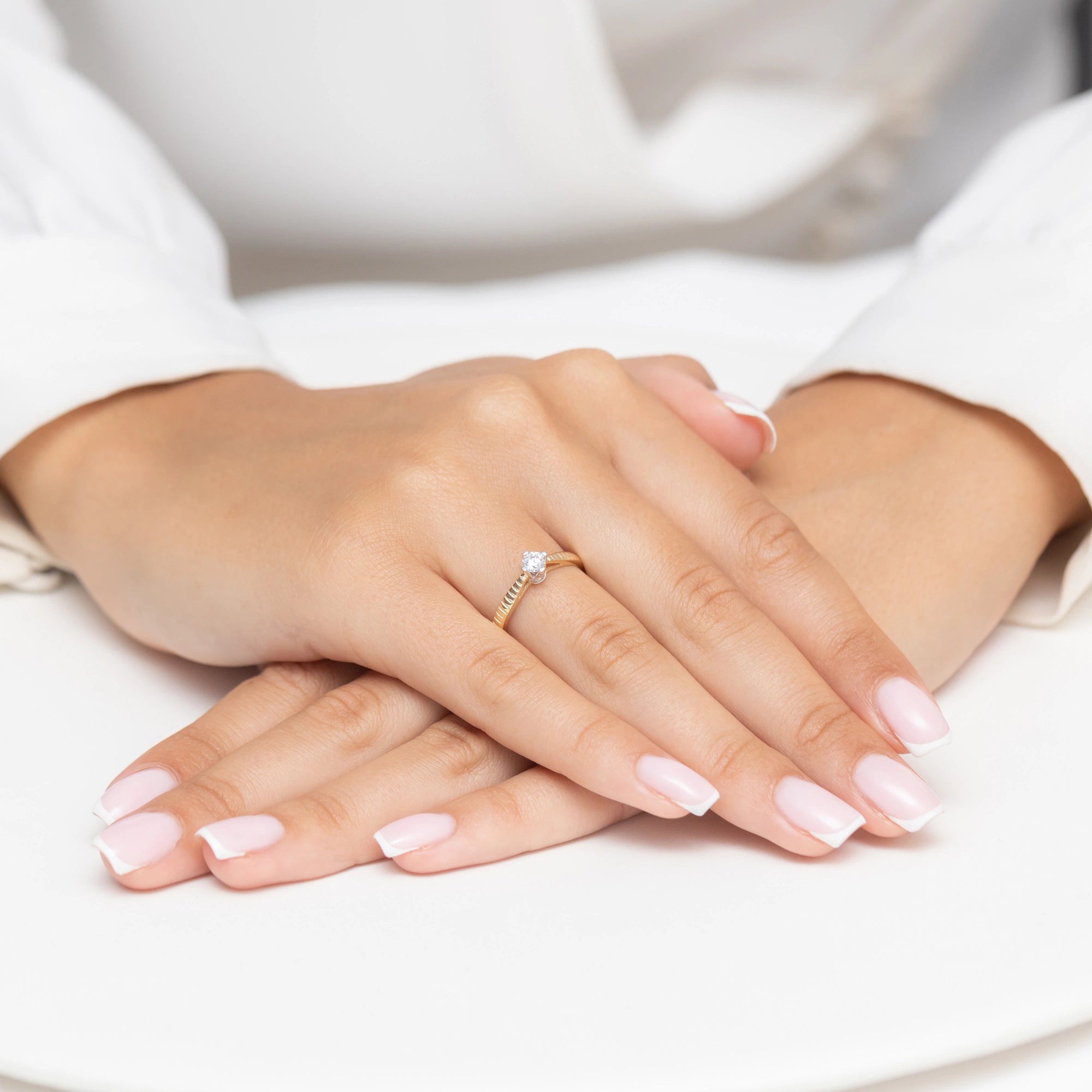 gold-ring-with-zirconia-ap141-585-b