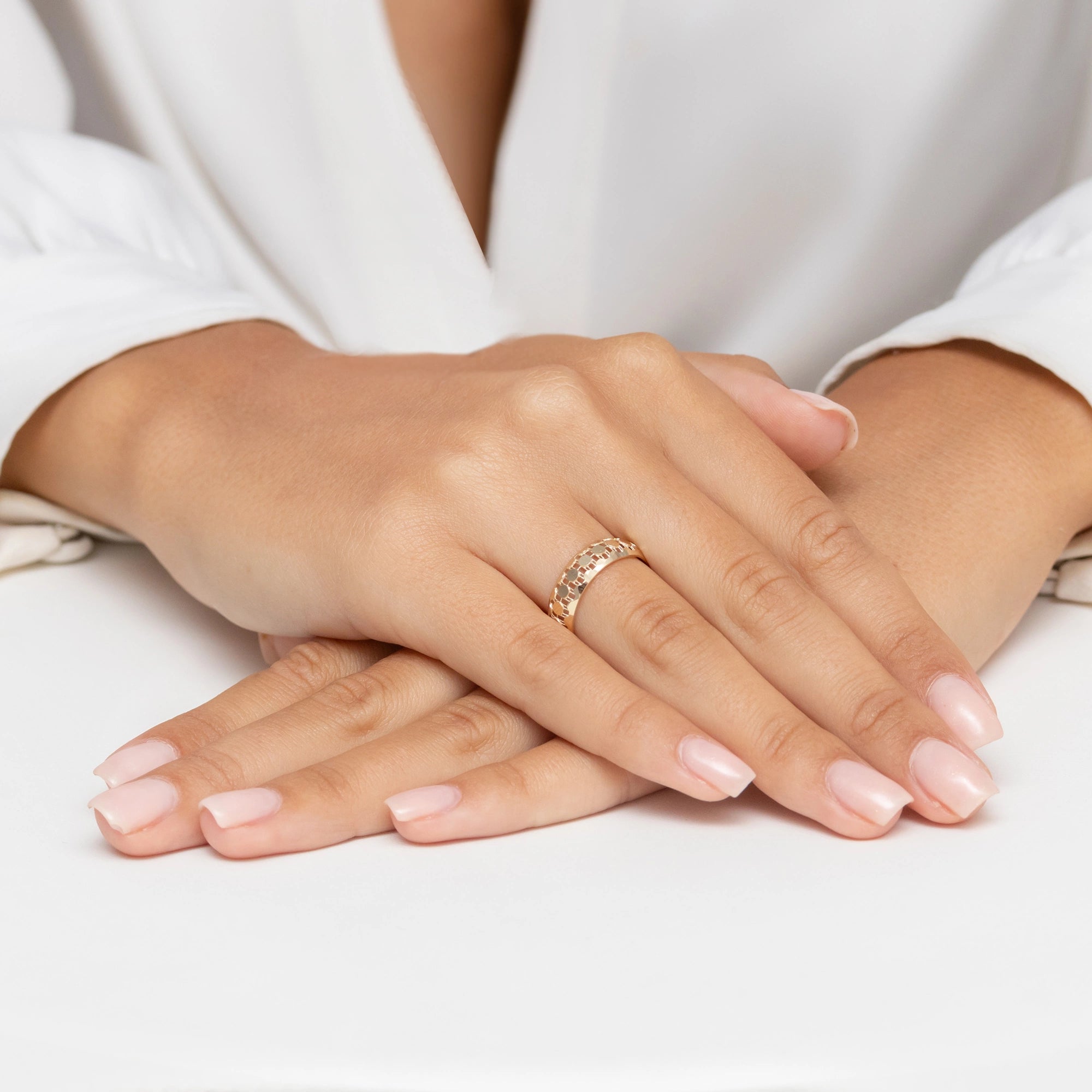 gold-openwork-geometric-ring-ap153-585