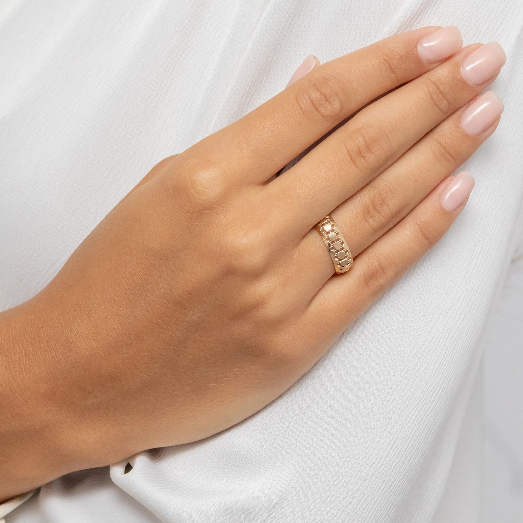 gold-openwork-geometric-ring-ap153-585