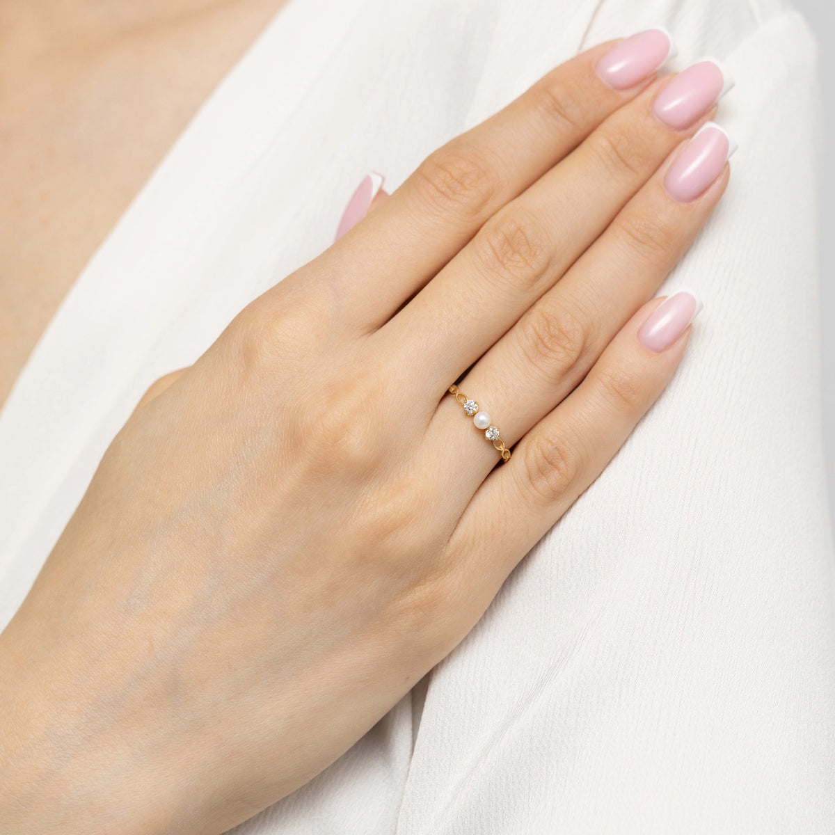 gold-ring-with-pearl-and-zirconia-ap204-585-b