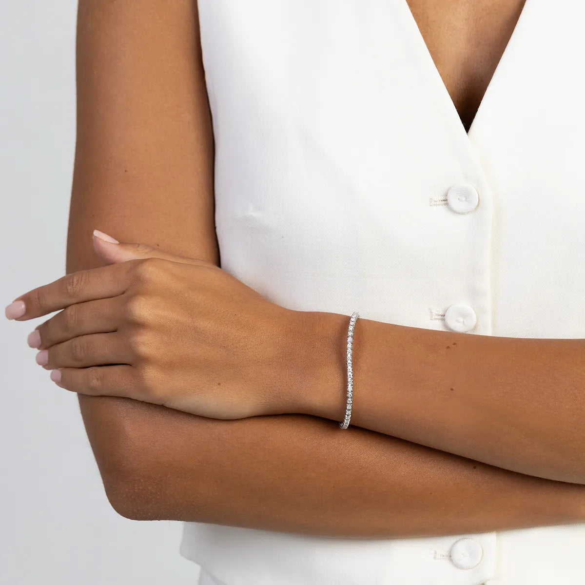 gold-bracelet-set-with-1-77ct-laboratory-diamonds-b0031-ldw-05