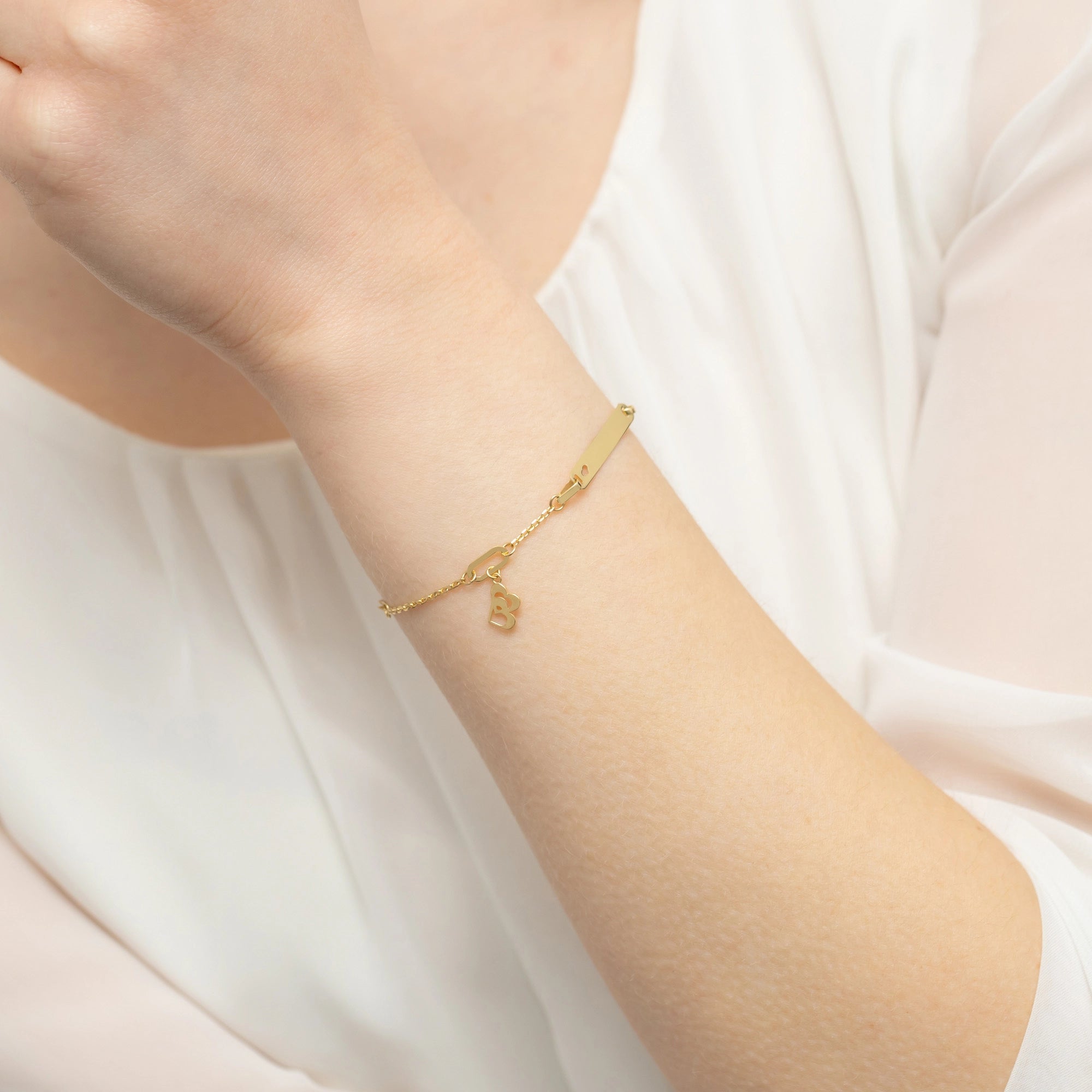 gold-bracelet-with-hearts-bg-gw-007-585