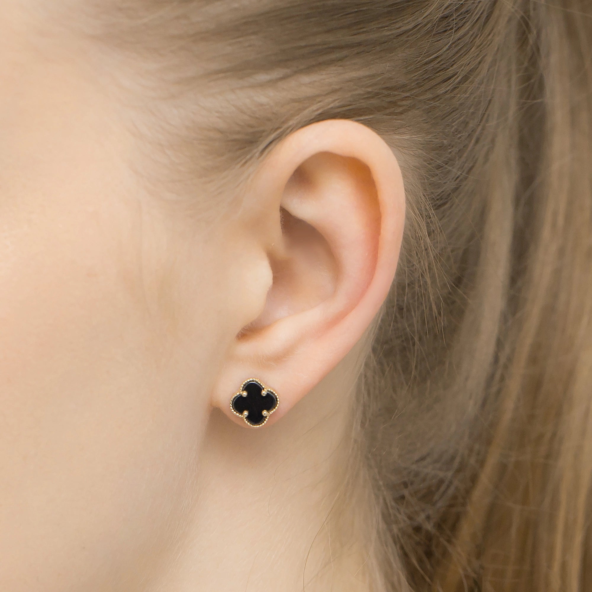 gold-stud-earrings-black-clovers-k-gw-625-585