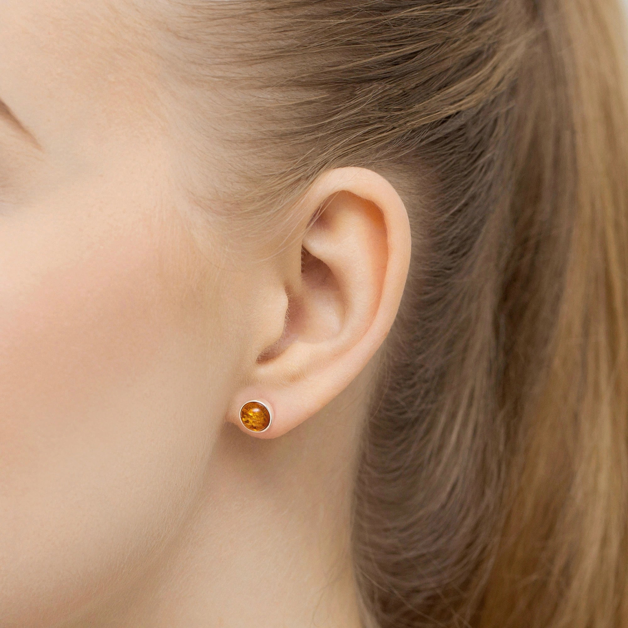 silver-stud-earrings-with-natural-amber-k1874-925-s