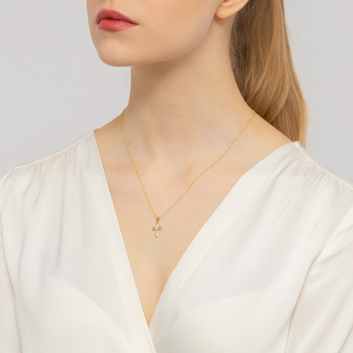 two-color-gold-cross-pendant-with-jesus-christ-kr-gw-069-585