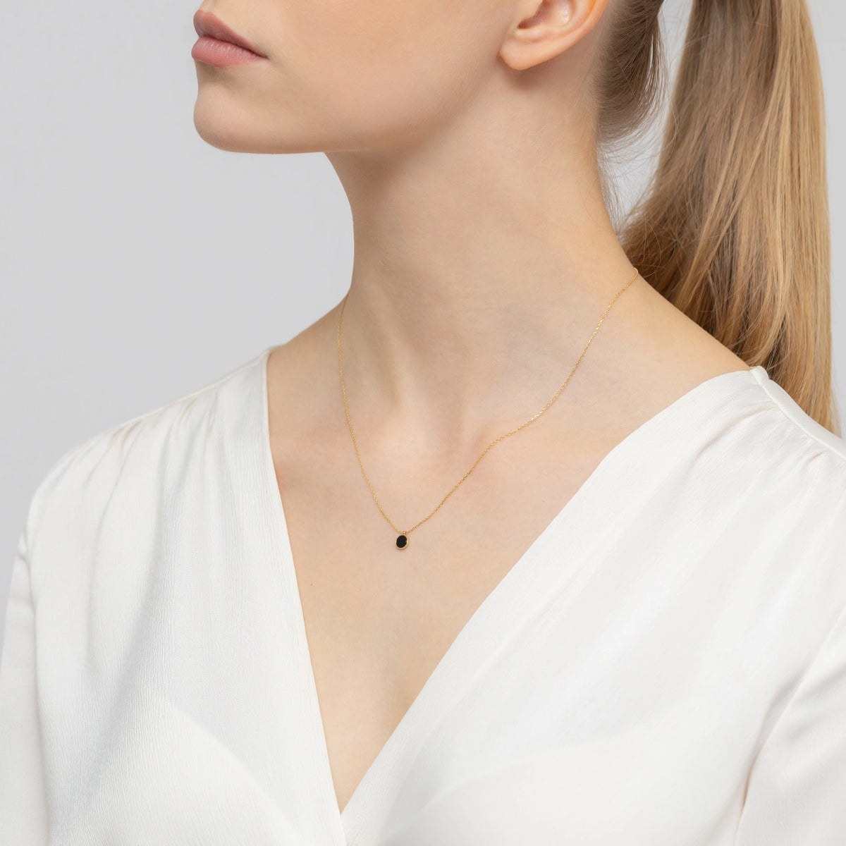 zlatý-náhrdelník-s-čiernym-achátom-n-gw-375-585