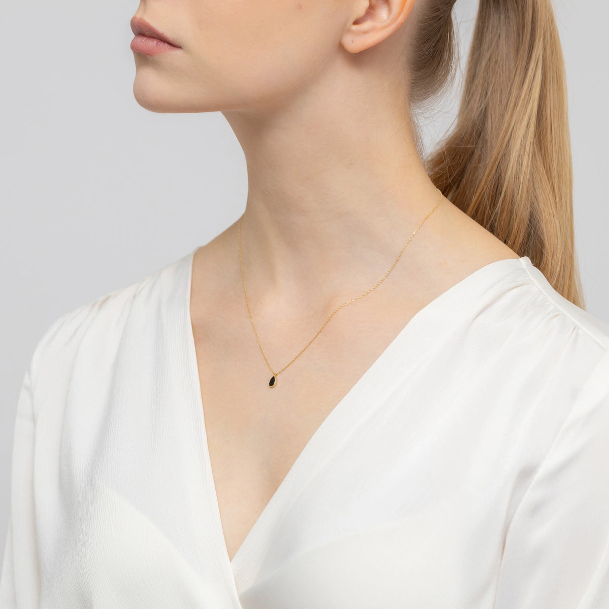 zlatý-náhrdelník-slzička-s-čiernym-achátom-n-gw-378-585