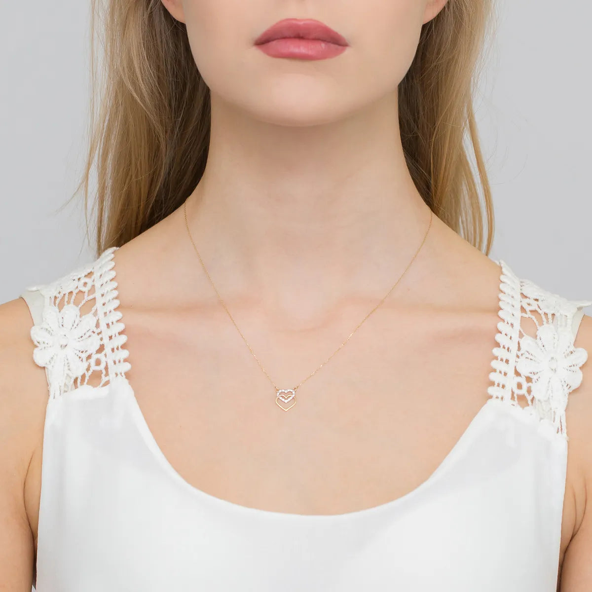 zlatý-náhrdelník-s-diamantmi-0-065ct-n0025-diw-01