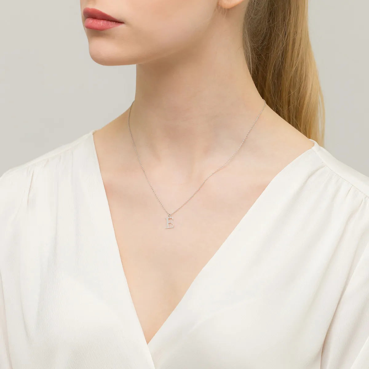silver-necklace-letter-e-n773-925-s-e