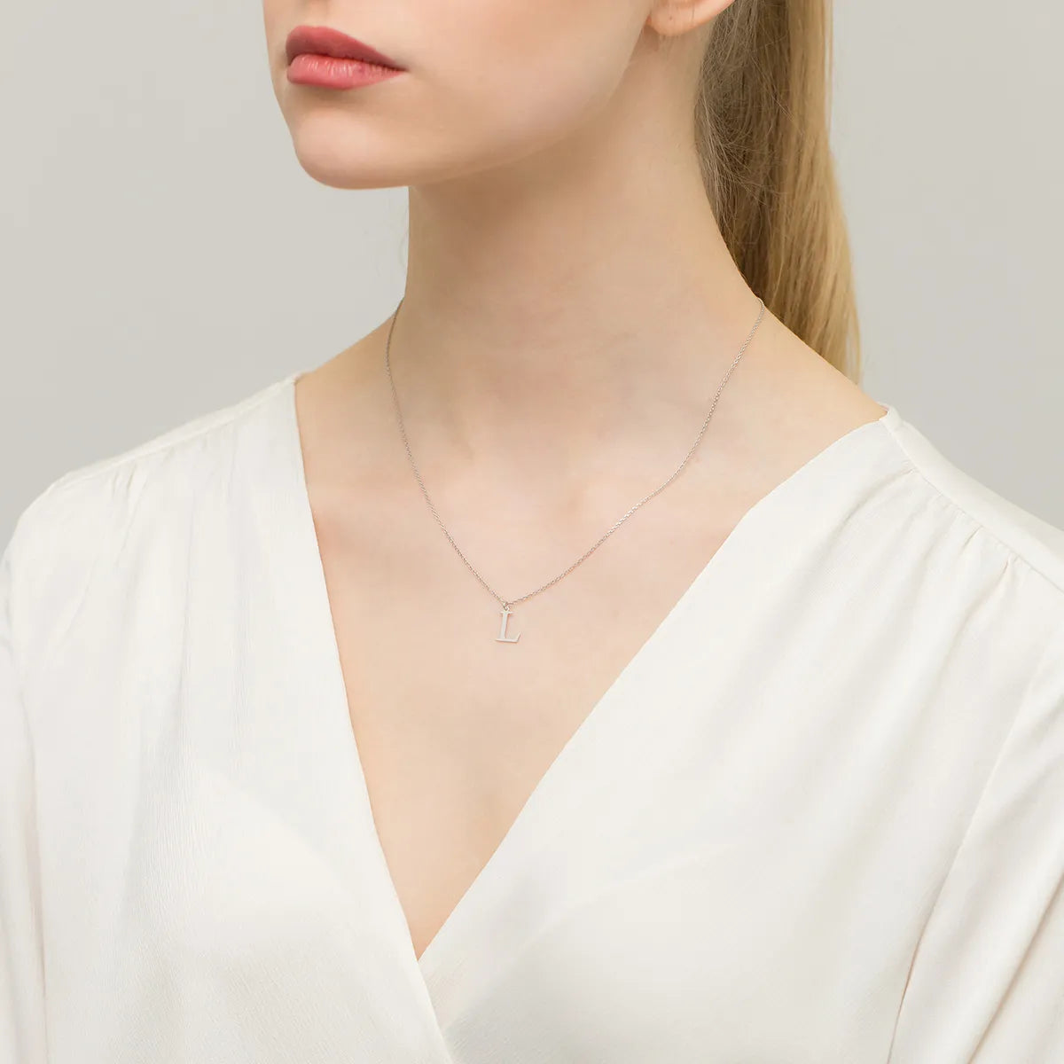 strieborný-náhrdelník-písmeno-l-n773-925-s-l