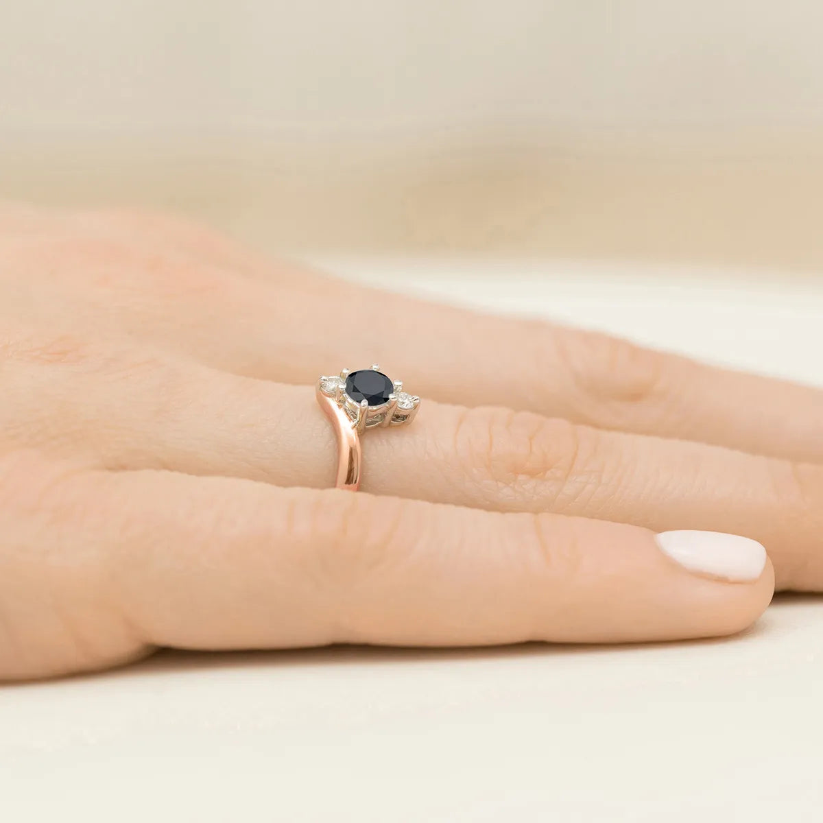 gold-ring-with-0-50ct-black-diamond-and-diamonds-p038-585-cb0-50