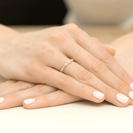 gold-ring-with-diamonds-p042-585-b0-11