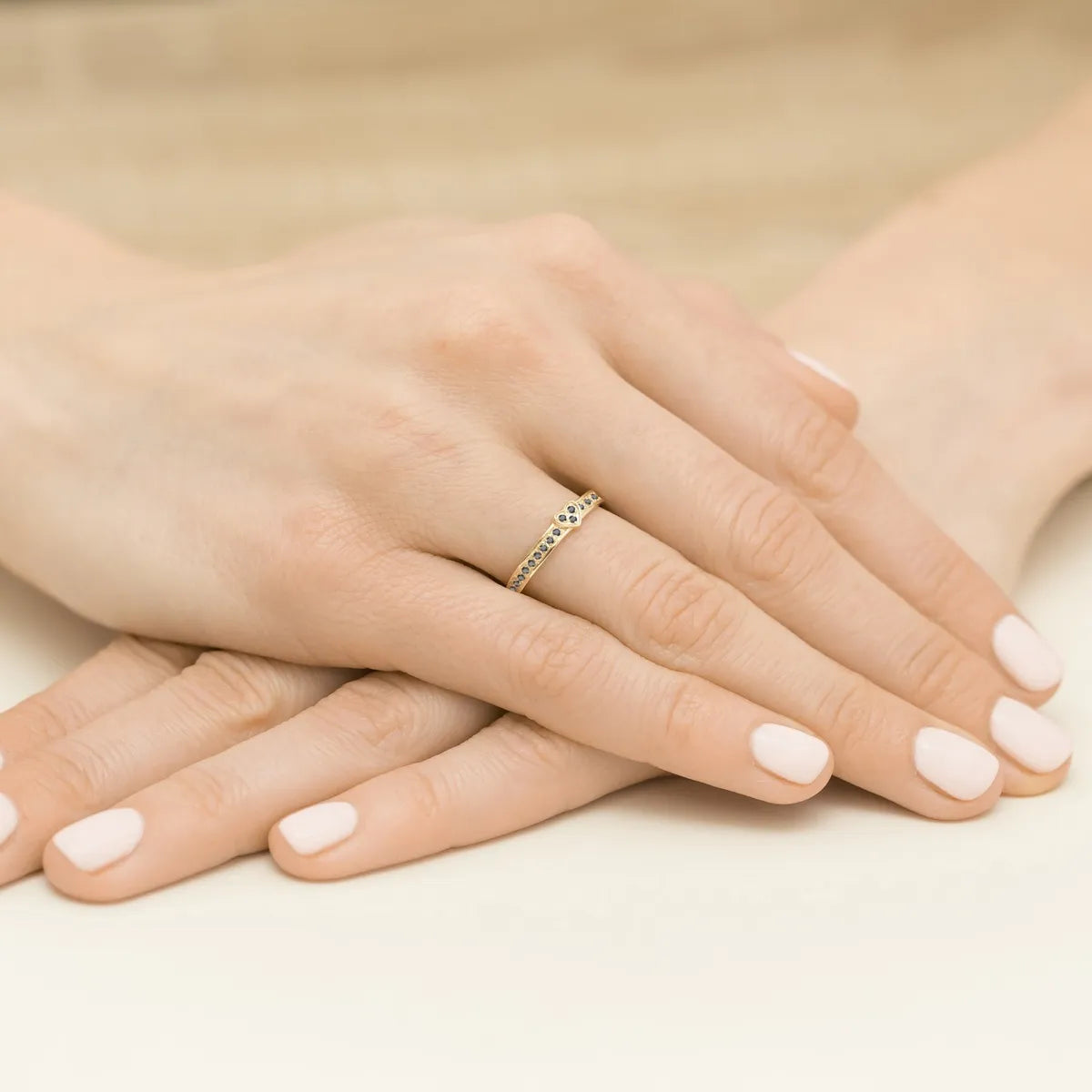 zlatý prsteň s čiernymi diamantmi p042-585-cb0-11