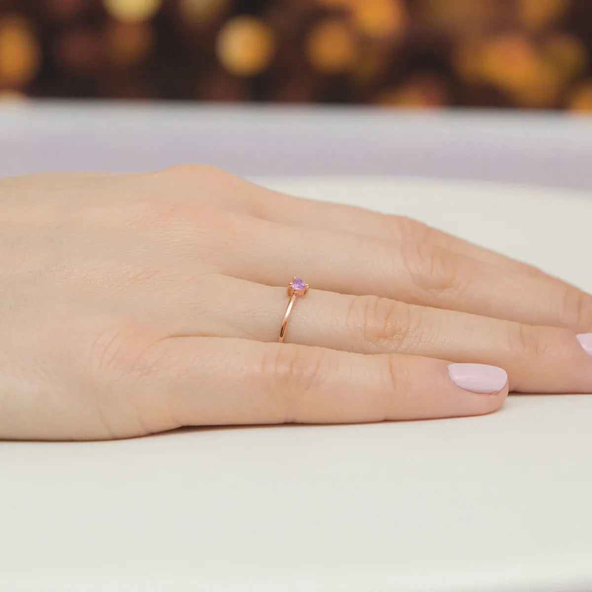 gold-ring-with-0-10ct-amethyst-p129-585-a0-10