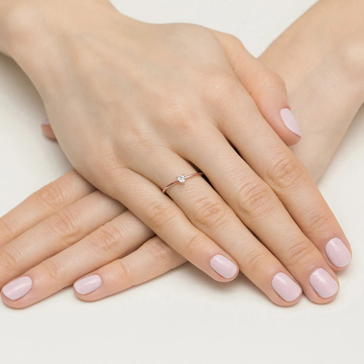 gold-ring-with-0-10ct-diamond-p129-585-b0-10