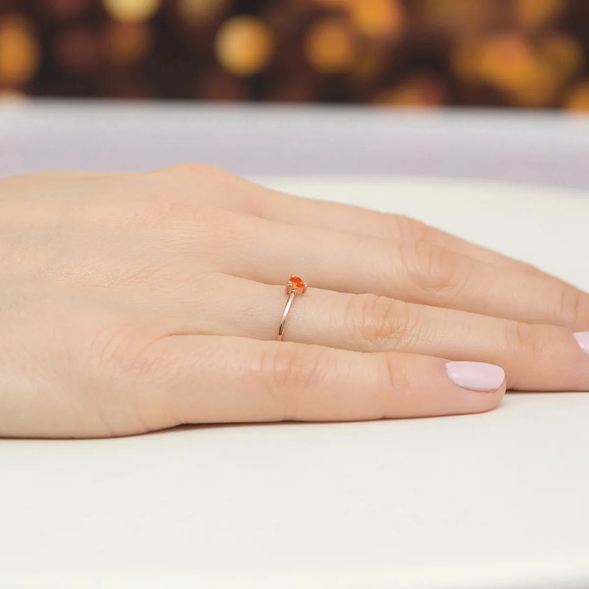 gold-ring-with-0-15ct-garnet-p129-585-g0-15