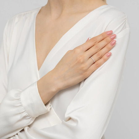 gold-ring-set-with-diamonds-p142-b0-09