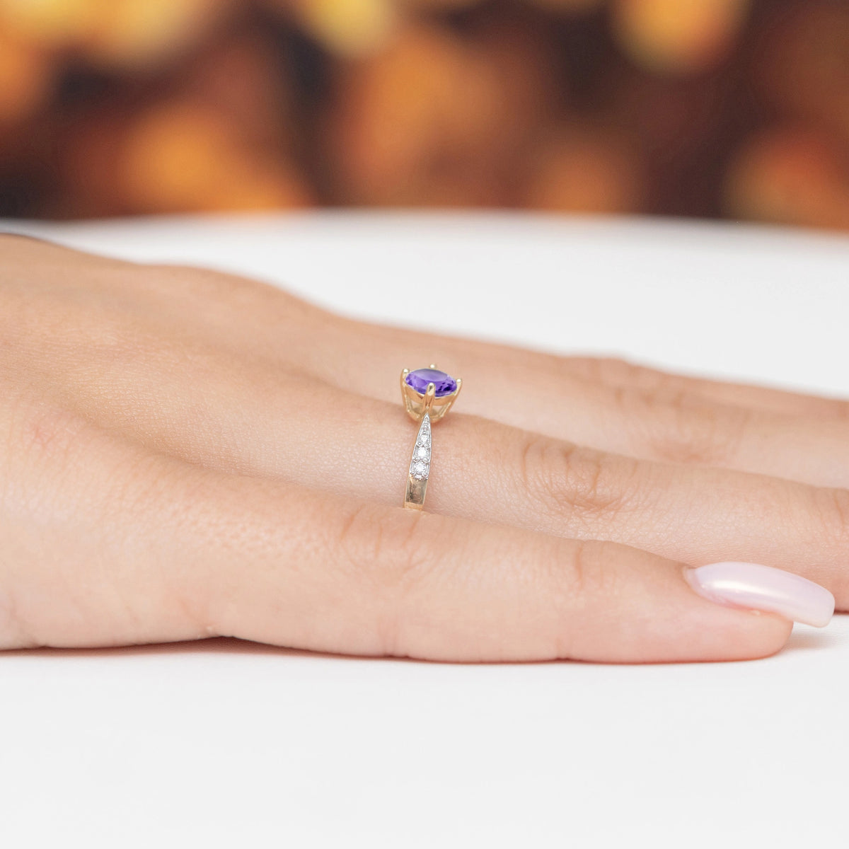 zlatý prsteň s 0,50 ct ametystom a 0,068 ct diamantmi p167-585-a0-50