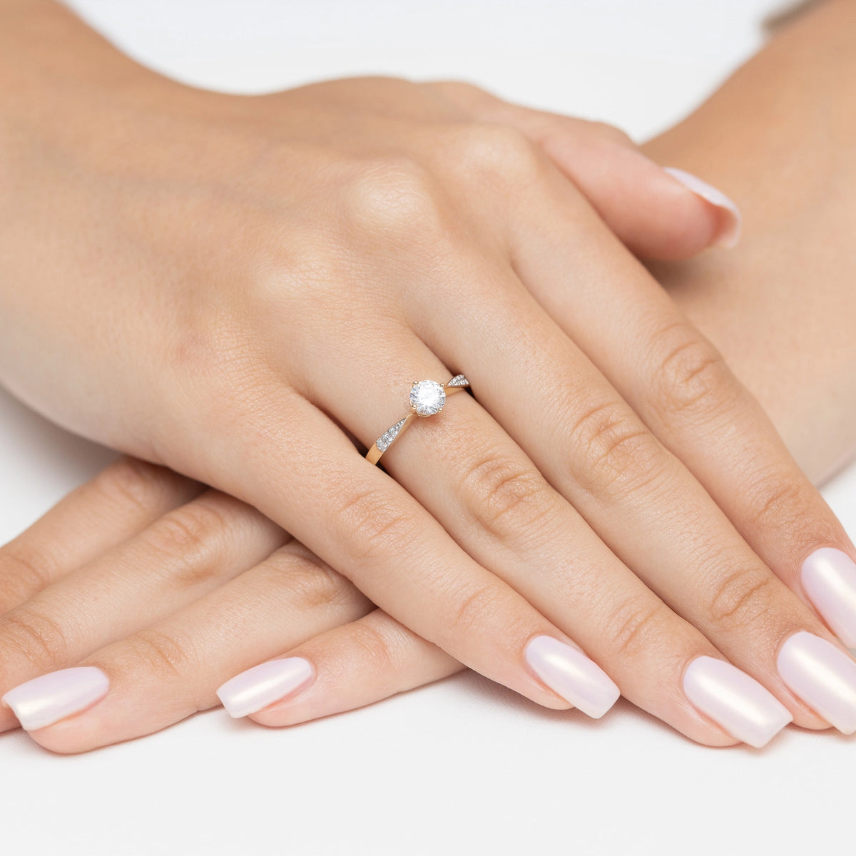 14k-gold-ring-with-zirconia-p167-585-b