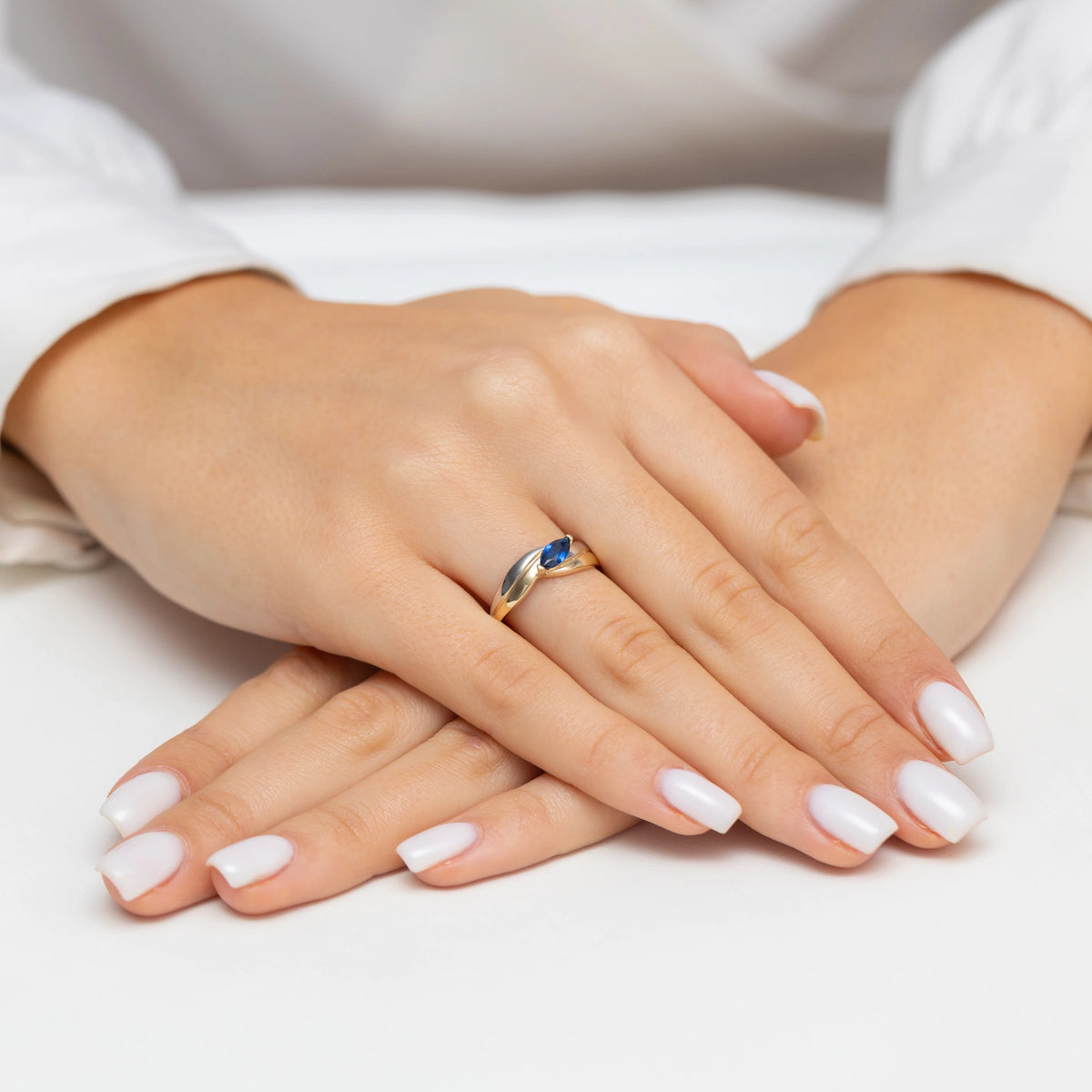 14k-gold-ring-with-blue-zirconia-p170-585-n