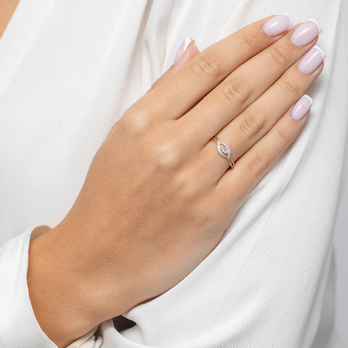 14k-gold-ring-with-zirconia-weaved-p171-585-b