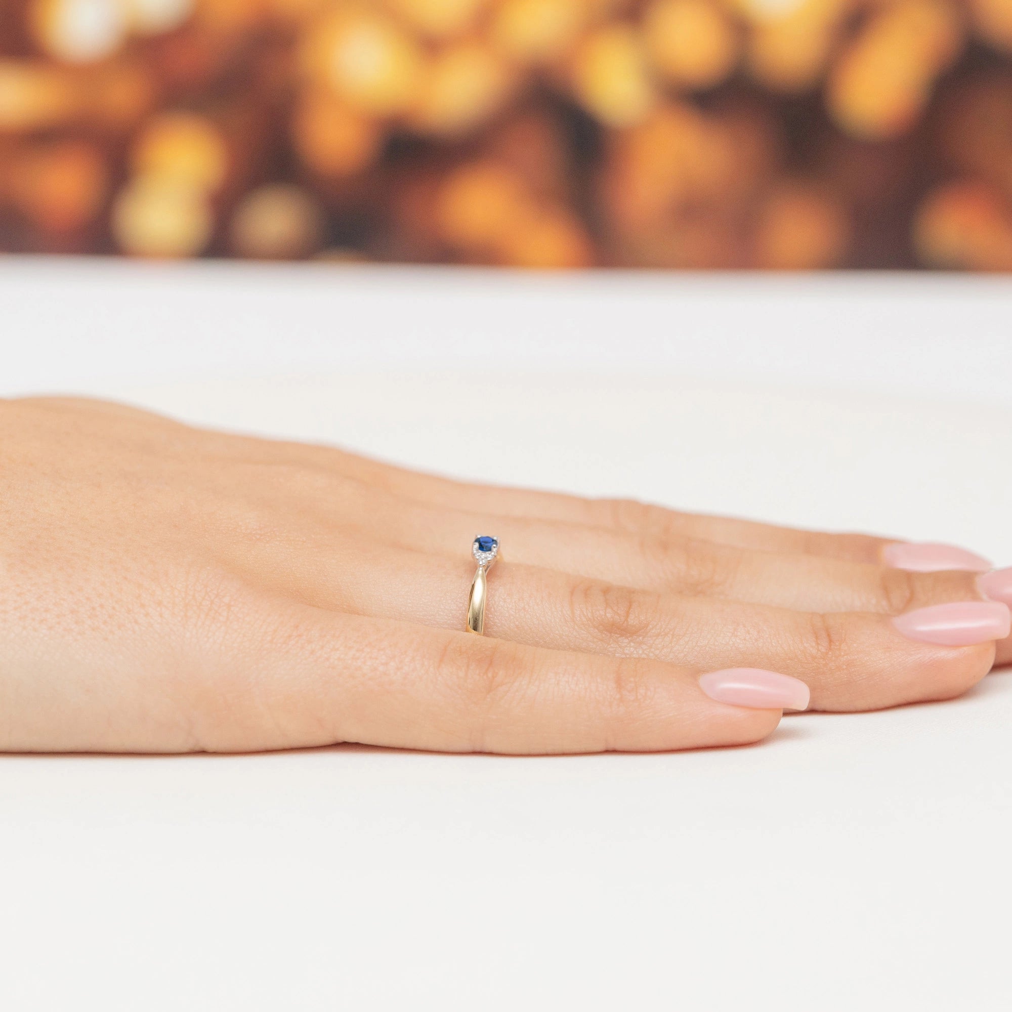 14k-gold-ring-with-dark-blue-and-white-zirconia-p180-585-g