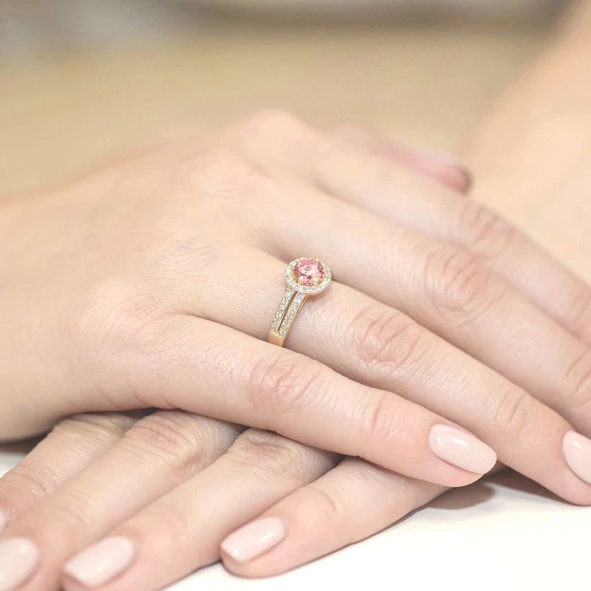 Yellow Gold engagement ring with Round 0.50 ct Central and 0.20 ct Sideline Lab-grown Diamonds - GREMARI fine jewelry