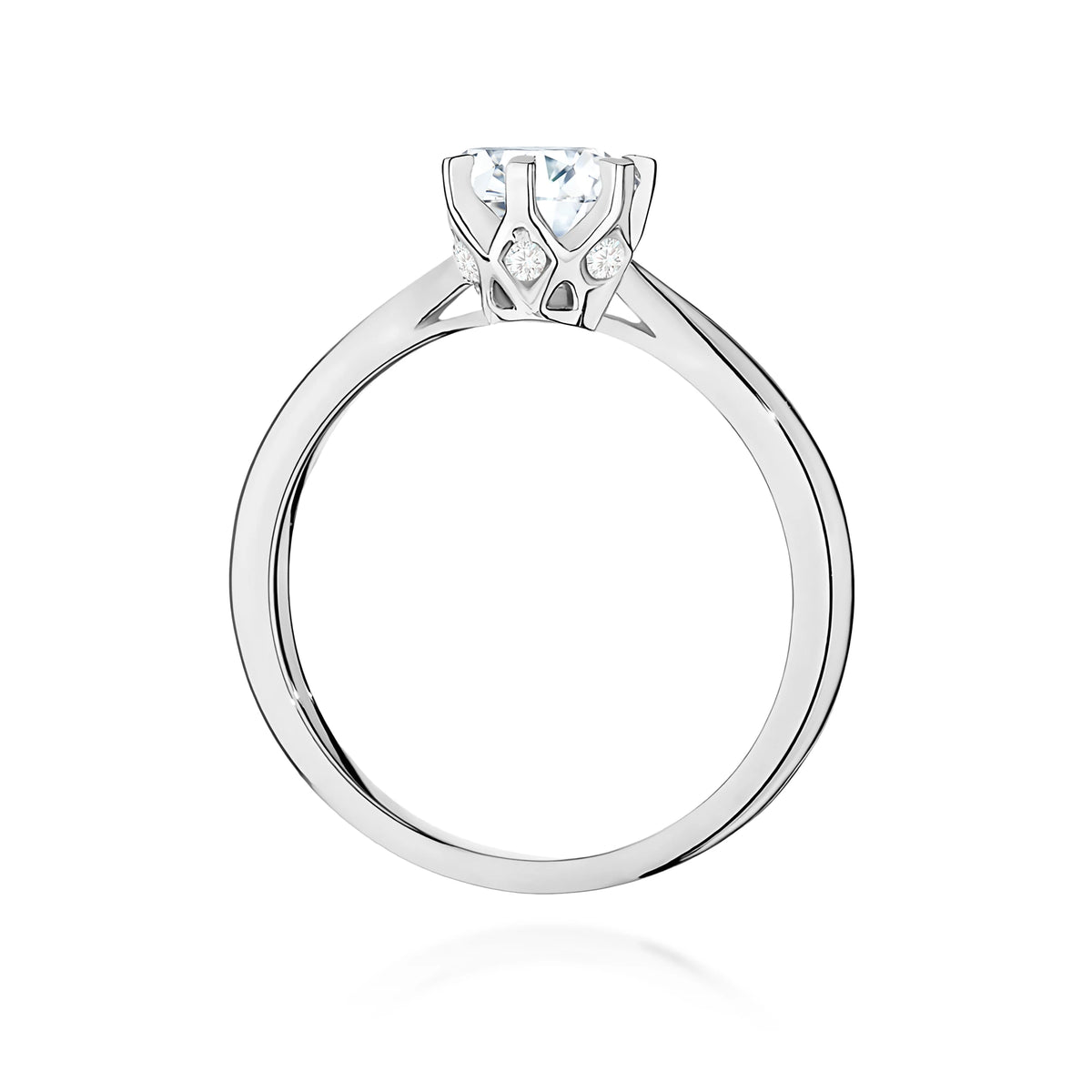 Prsteň z bieleho zlata – lab-grown diamant Round/Brilliant s hmotnosťou 0,70 ct, doplnený 6 × 0,01 ct lab-grown diamantmi