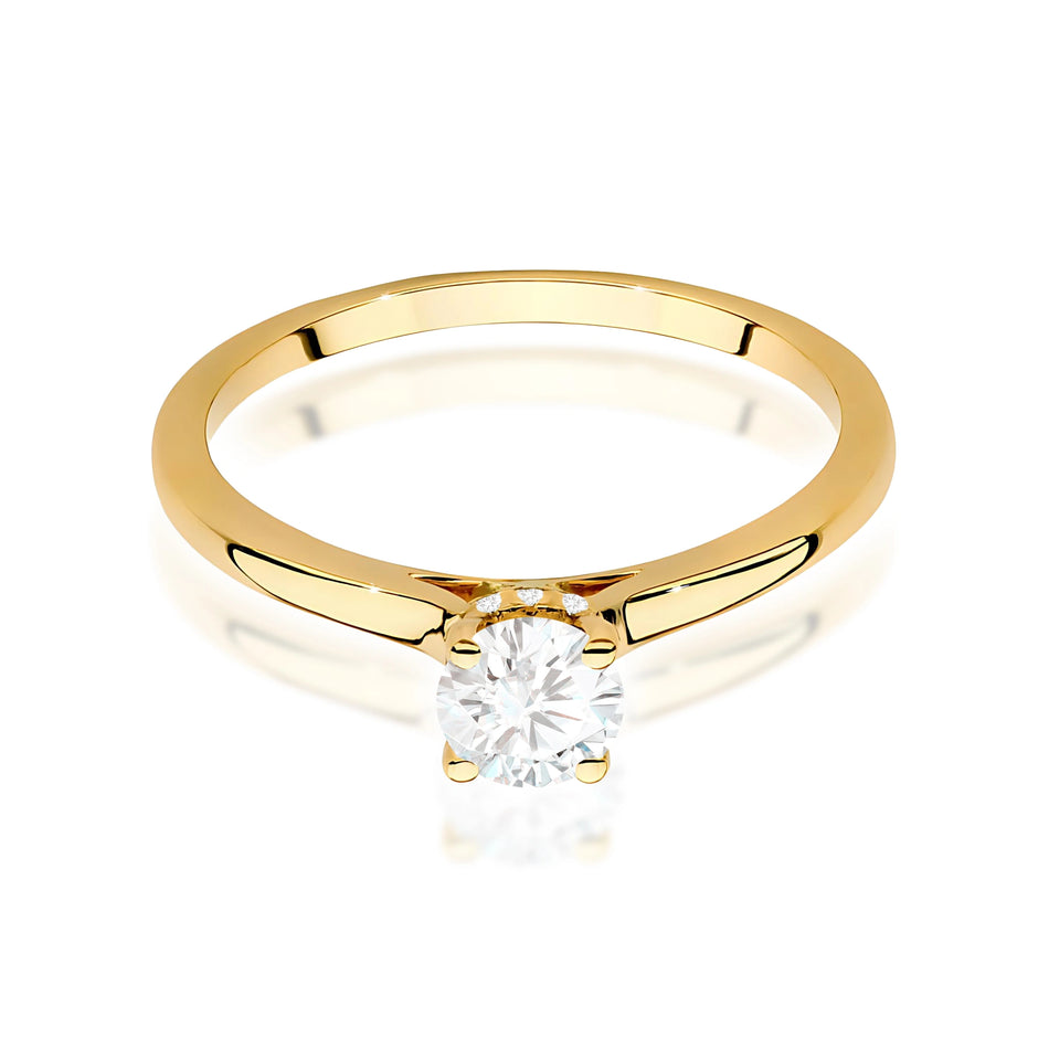 Yellow Gold Ring with Round 0,40ct Central and 0,06ct Sideline Lab-grown Diamonds