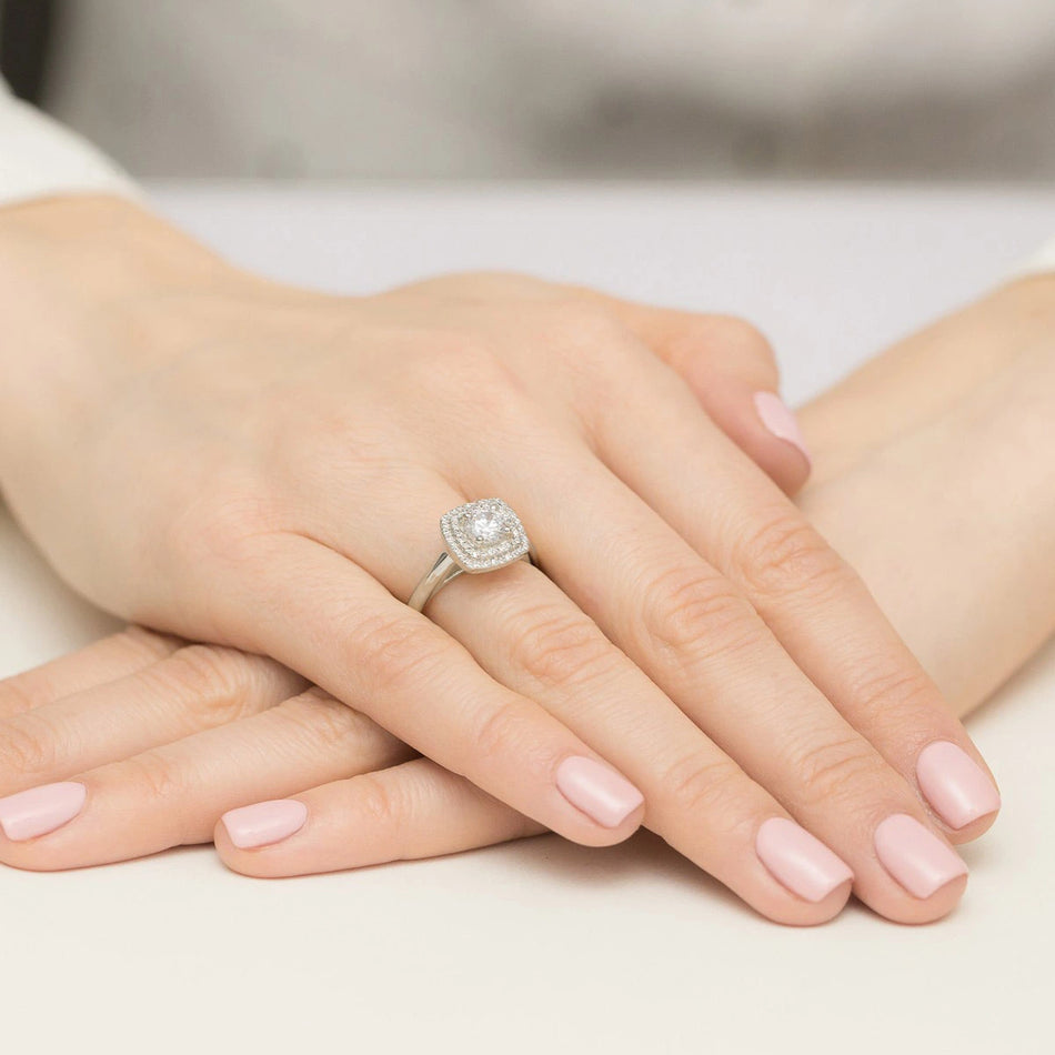 Prsteň z bieleho zlata s lab-grown diamantom 0,70 ct Round/Brilliant a 56 × 0,005 ct lab-grown diamantmi