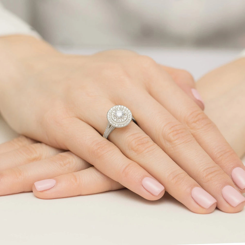 Prsteň z bieleho zlata s lab-grown diamantom Round/Brilliant s hmotnosťou 0,40 ct a 48 × 0,0086 ct + 40 × 0,005 ct lab-grown diamantmi