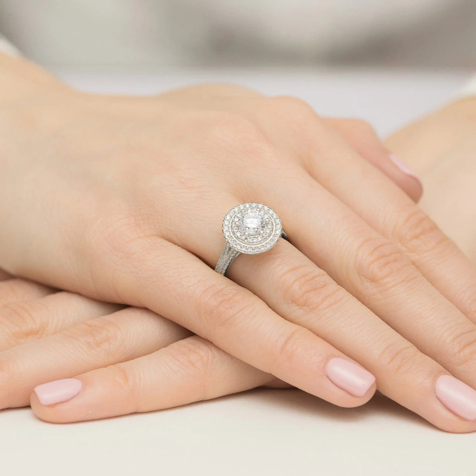 Prsteň z bieleho zlata s lab-grown diamantom Round/Brilliant s hmotnosťou 1,00 ct a 48 × 0,0086 ct + 44 × 0,005 ct lab-grown diamantmi