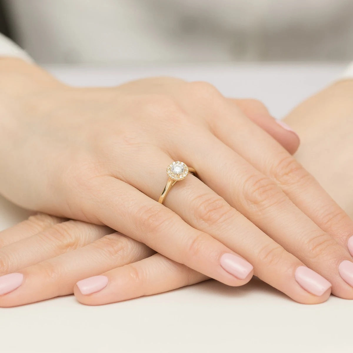 Yellow Gold engagement ring with Round 0.40 ct Central and 0.12 ct Sideline Lab-grown Diamonds - GREMARI fine jewelry